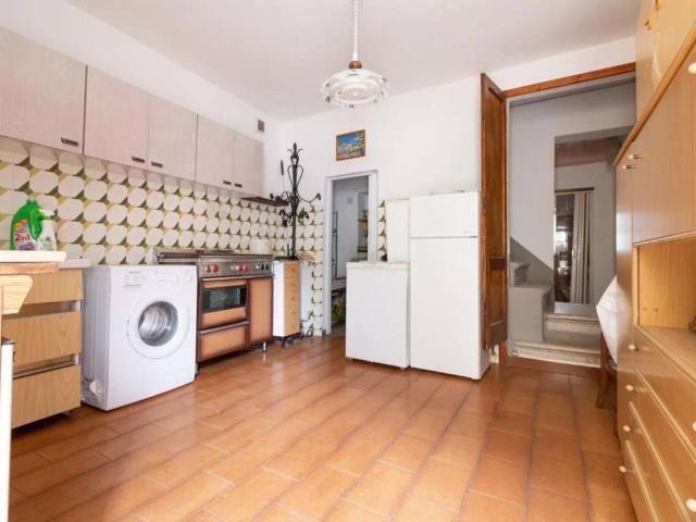 Villa Indipendente in vendita a Larderello, Toscana