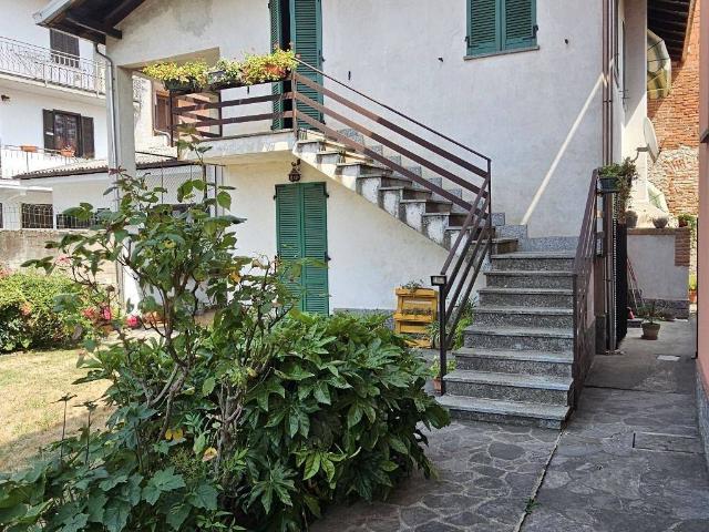 Villa Indipendente in vendita a Pombia, Novara
