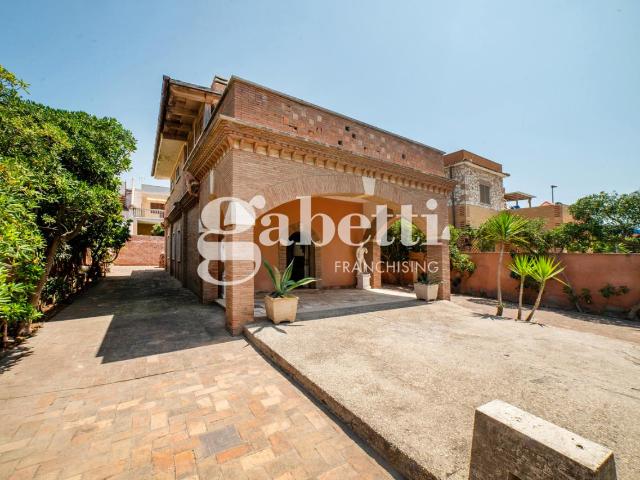 Villa Indipendente in vendita a Torvajanica, Roma Capitale