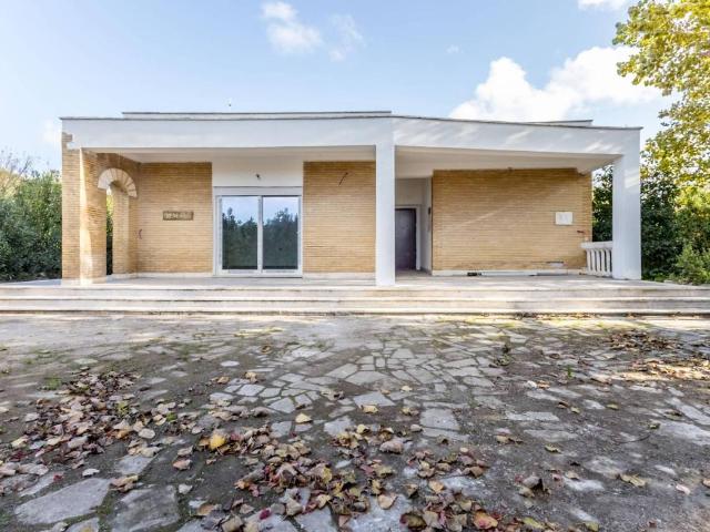 Villa Indipendente in vendita a Laurentum, Roma Capitale