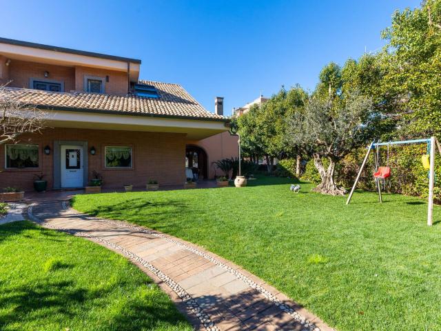 Villa Indipendente in vendita a Primavera, Roma Capitale