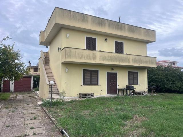 Villa Indipendente in vendita a Torvajanica, Roma Capitale