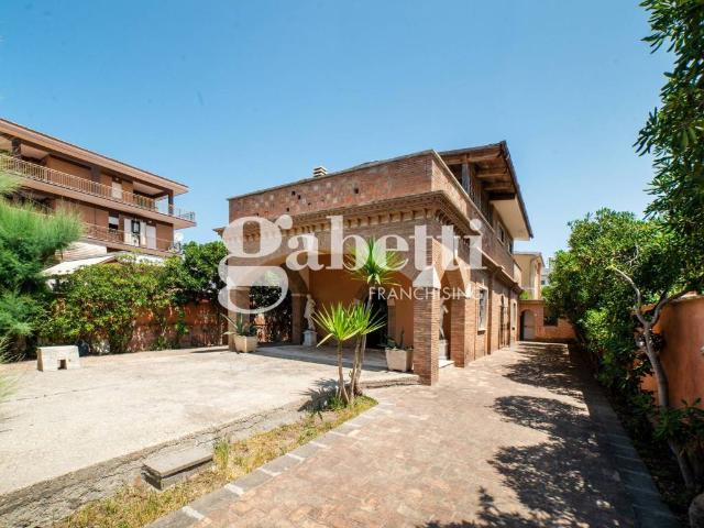 Villa Indipendente in vendita a Torvajanica, Roma Capitale