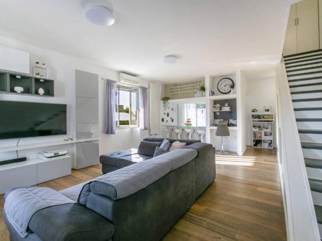 Villa Indipendente in vendita a Torvajanica, Roma Capitale