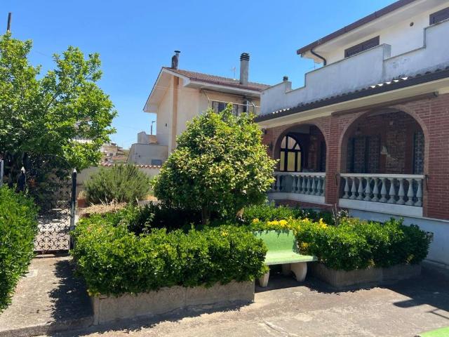 Villa Indipendente in vendita a Torvajanica, Roma Capitale