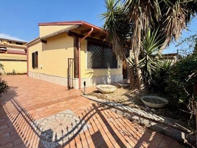 Villa Indipendente in vendita a Zingarini, Roma Capitale