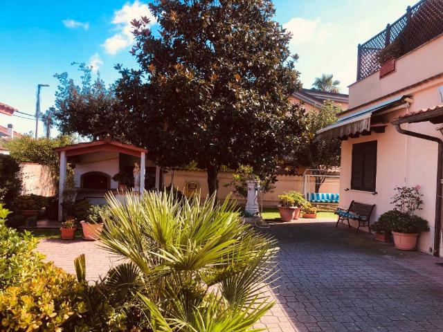 Villa Indipendente in vendita a Roma Capitale, Lazio