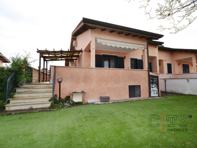 Villa Indipendente in vendita a Colli di Enea, Roma Capitale