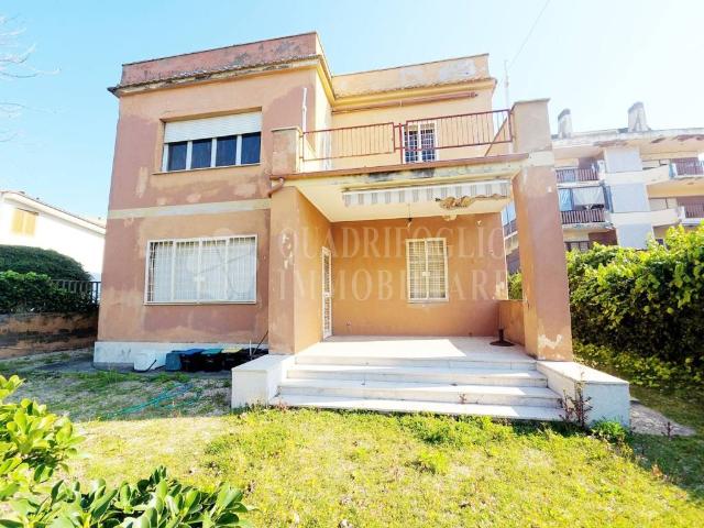 Villa Indipendente in vendita a Zingarini, Roma Capitale