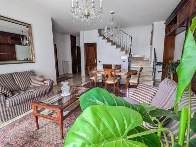 Villa Indipendente in vendita a Colli di Enea, Roma Capitale