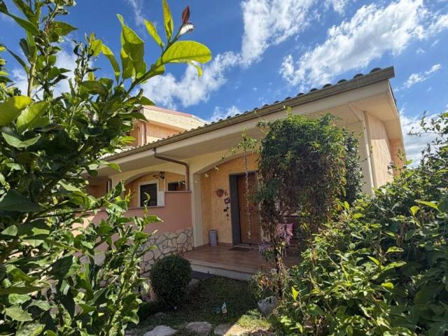 Villa Indipendente in vendita a Campo Jemini, Pomezia