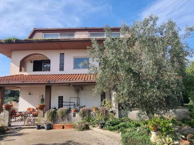 Villa Indipendente in vendita a Roma Capitale, Lazio