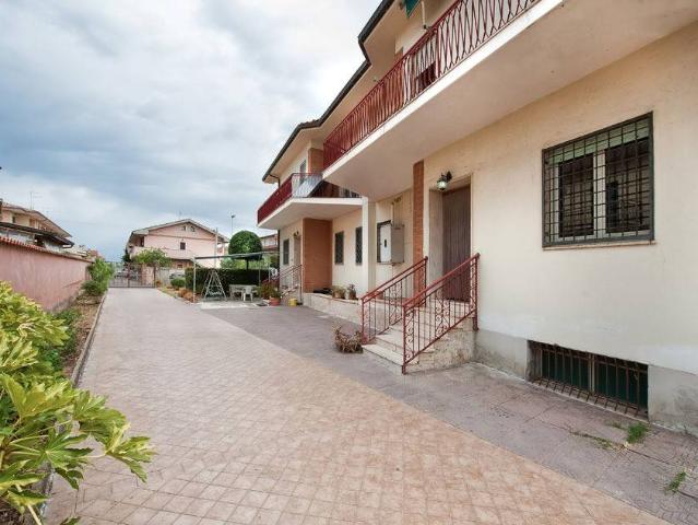 Villa Indipendente in vendita a Torvajanica, Roma Capitale