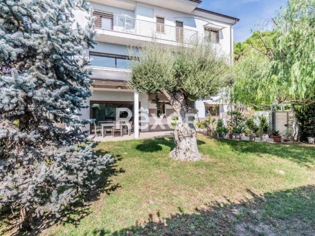 Villa Indipendente in vendita a Pomigliano d'Arco, Napoli