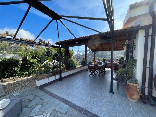 Villa Indipendente in vendita a Pompeiana, Liguria