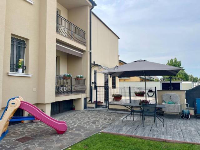 Villa Indipendente in vendita a Pompiano, Lombardia