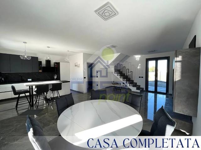Villa Indipendente in vendita a Pomponesco, Mantova