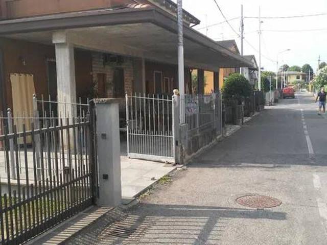 Villa Indipendente in vendita a Poncarale, Lombardia