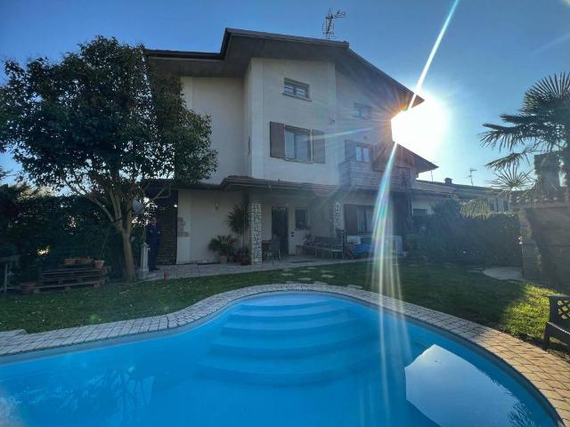 Villa Indipendente in vendita a Poncarale, Lombardia