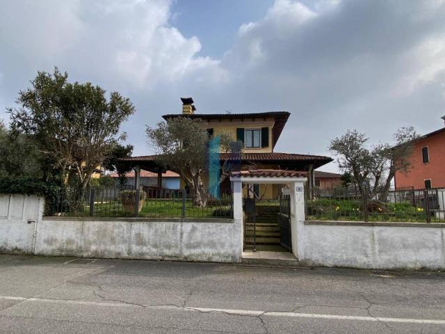 Villa Indipendente in vendita a Poncarale, Lombardia