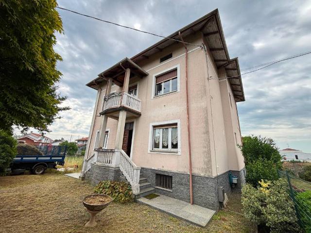 Villa Indipendente in vendita a Piemonte, Biella