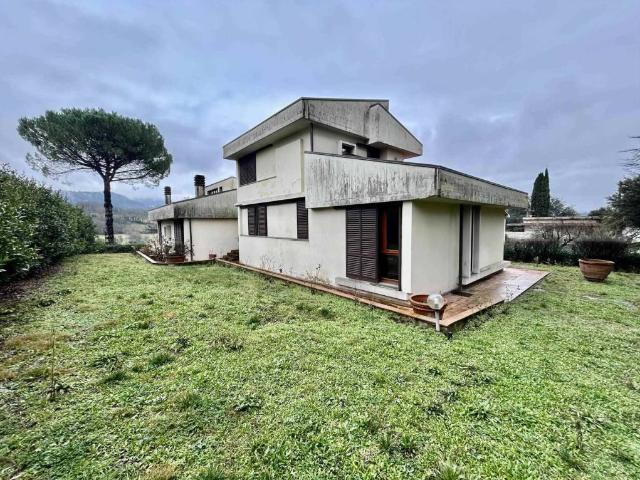 Villa Indipendente in vendita a Unione di Comuni Valdarno e Valdisieve, Pontassieve