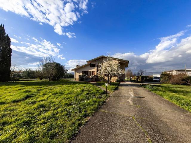 Villa Indipendente in vendita a Albinatico, Ponte Buggianese