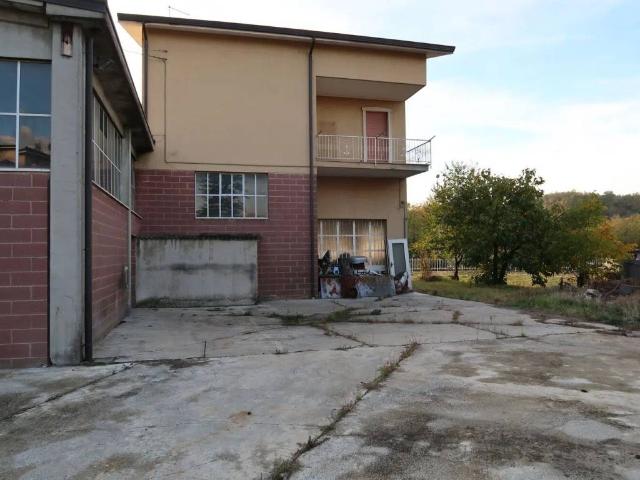 Villa Indipendente in vendita a Ponte dell'Olio, Piacenza