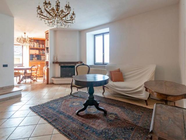 Villa Indipendente in vendita a Ponte In Valtellina, Lombardia
