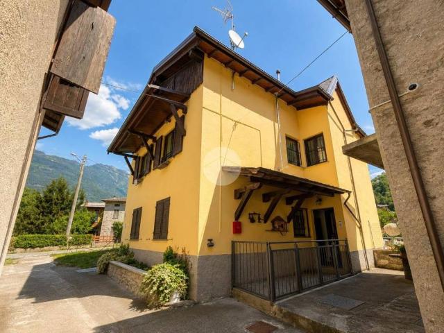Villa Indipendente in vendita a Ponte In Valtellina, Lombardia