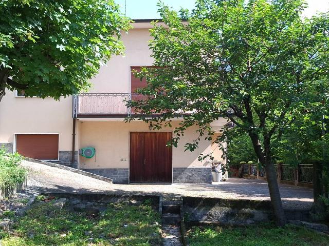 Villa Indipendente in vendita a Lezza, Ponte Lambro