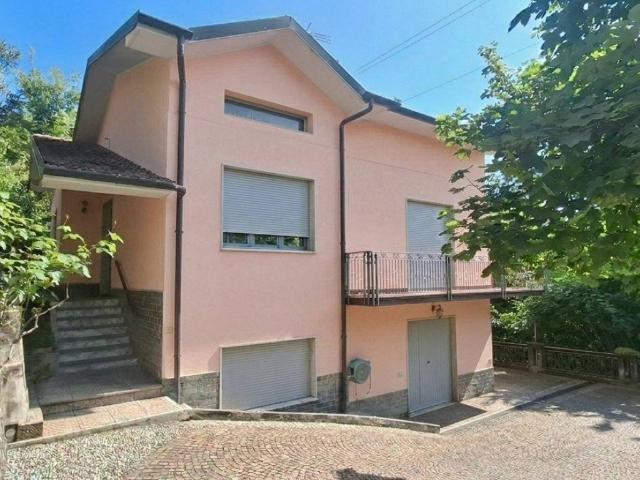 Villa Indipendente in vendita a Lezza, Ponte Lambro