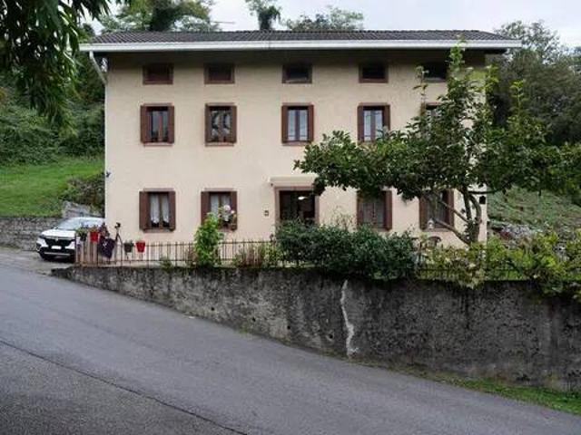 Villa Indipendente in vendita a Ponte nelle Alpi, Lizzona