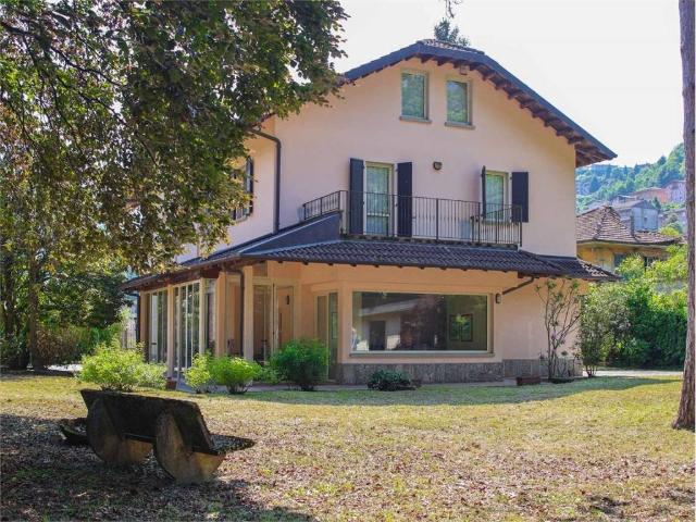Villa Indipendente in vendita a Ponte Nossa, Lombardia