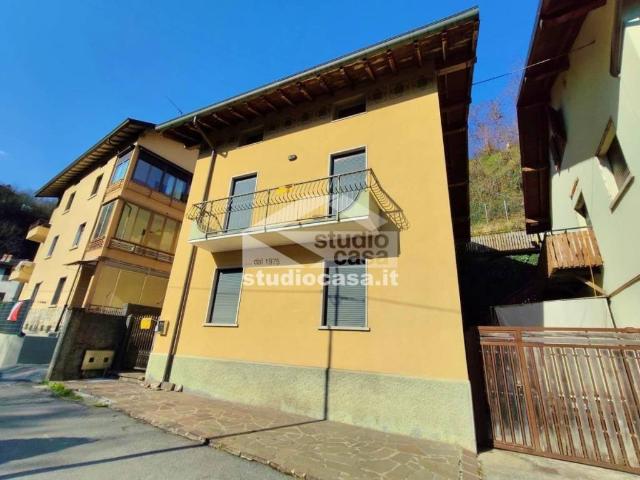 Villa Indipendente in vendita a Ponte Nossa, Lombardia
