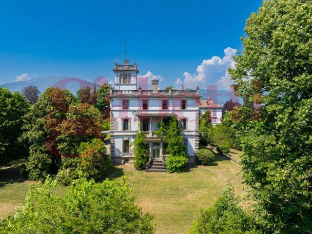 Villa Indipendente in vendita a Ponte San Pietro, Lombardia