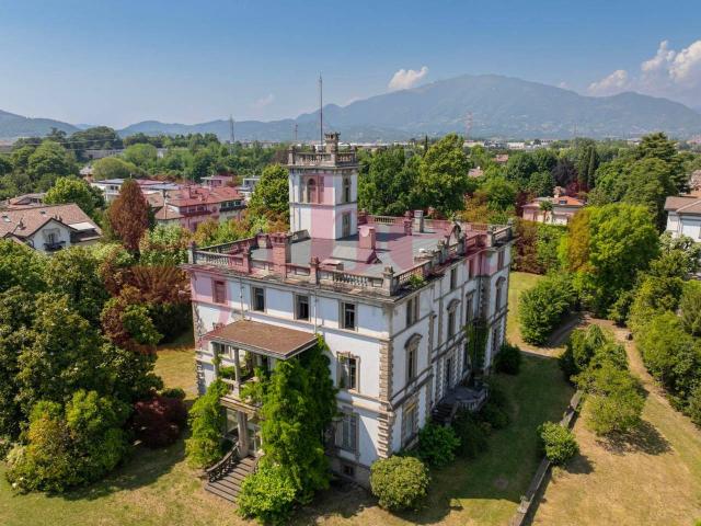 Villa Indipendente in vendita a Ponte San Pietro, Lombardia