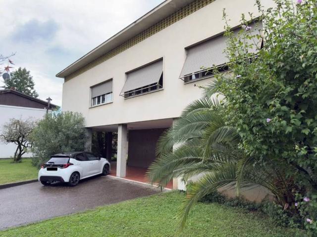 Villa Indipendente in vendita a Ponte San Pietro, Lombardia
