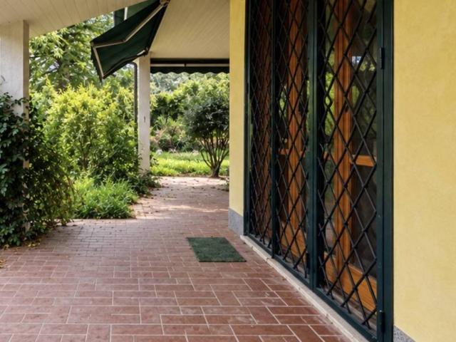 Villa Indipendente in vendita a Locate Bergamasco, Ponte San Pietro
