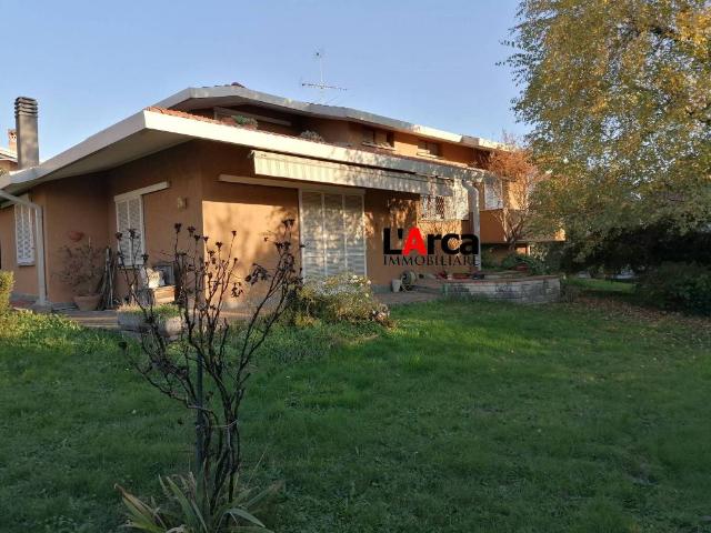 Villa Indipendente in vendita a Locate Bergamasco, Ponte San Pietro