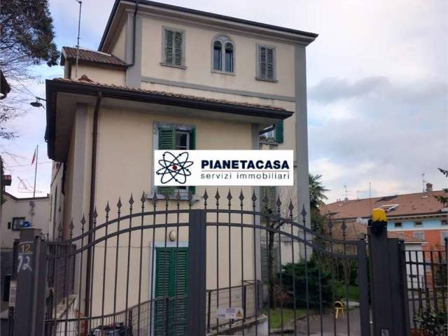 Villa Indipendente in vendita a Ponte San Pietro, Lombardia