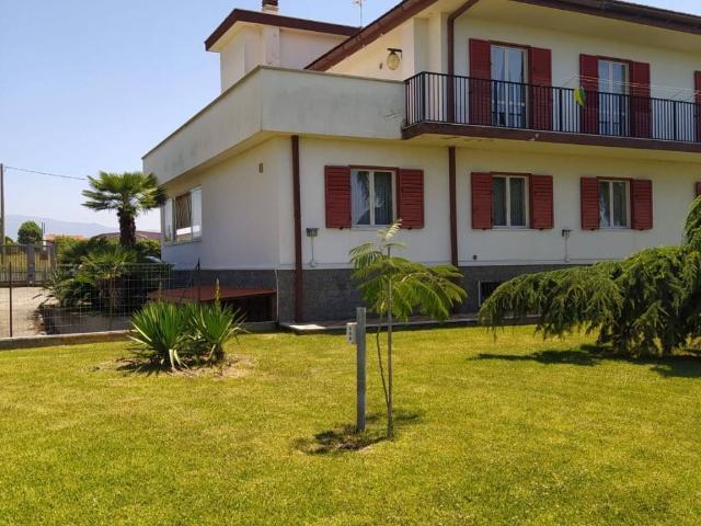 Villa Indipendente in vendita a Pontecagnano, Campania