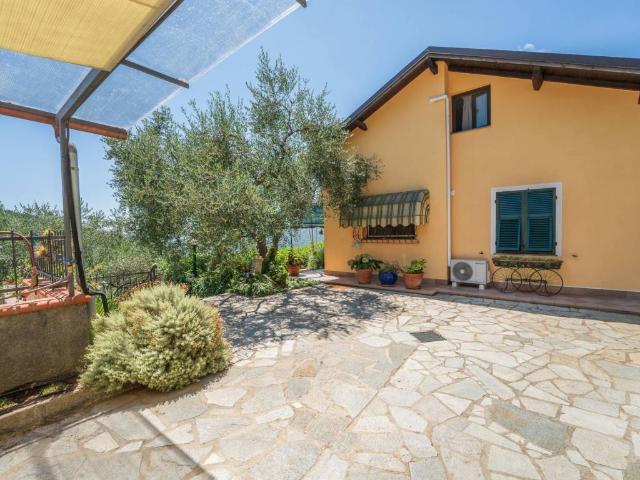 Villa Indipendente in vendita a Pontedassio, Liguria