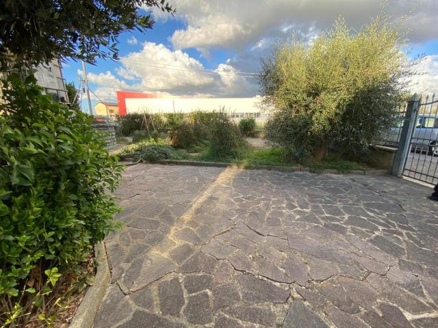 Villa Indipendente in vendita a Santa Lucia, Pontedera