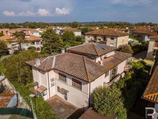 Villa Indipendente in vendita a Santa Lucia, Pontedera