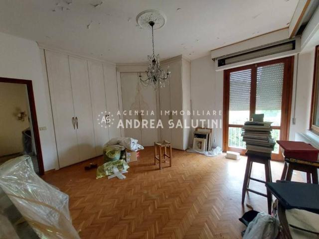 Villa Indipendente in vendita a Pontedera, Toscana