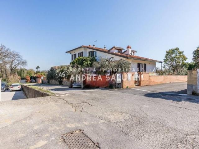Villa Indipendente in vendita a Pontedera, Toscana