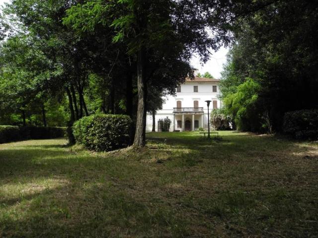 Villa Indipendente in vendita a Pontedera, Toscana