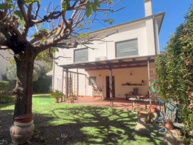 Villa Indipendente in vendita a Romito, Pontedera