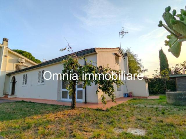 Villa Indipendente in vendita a Pontedera, Toscana